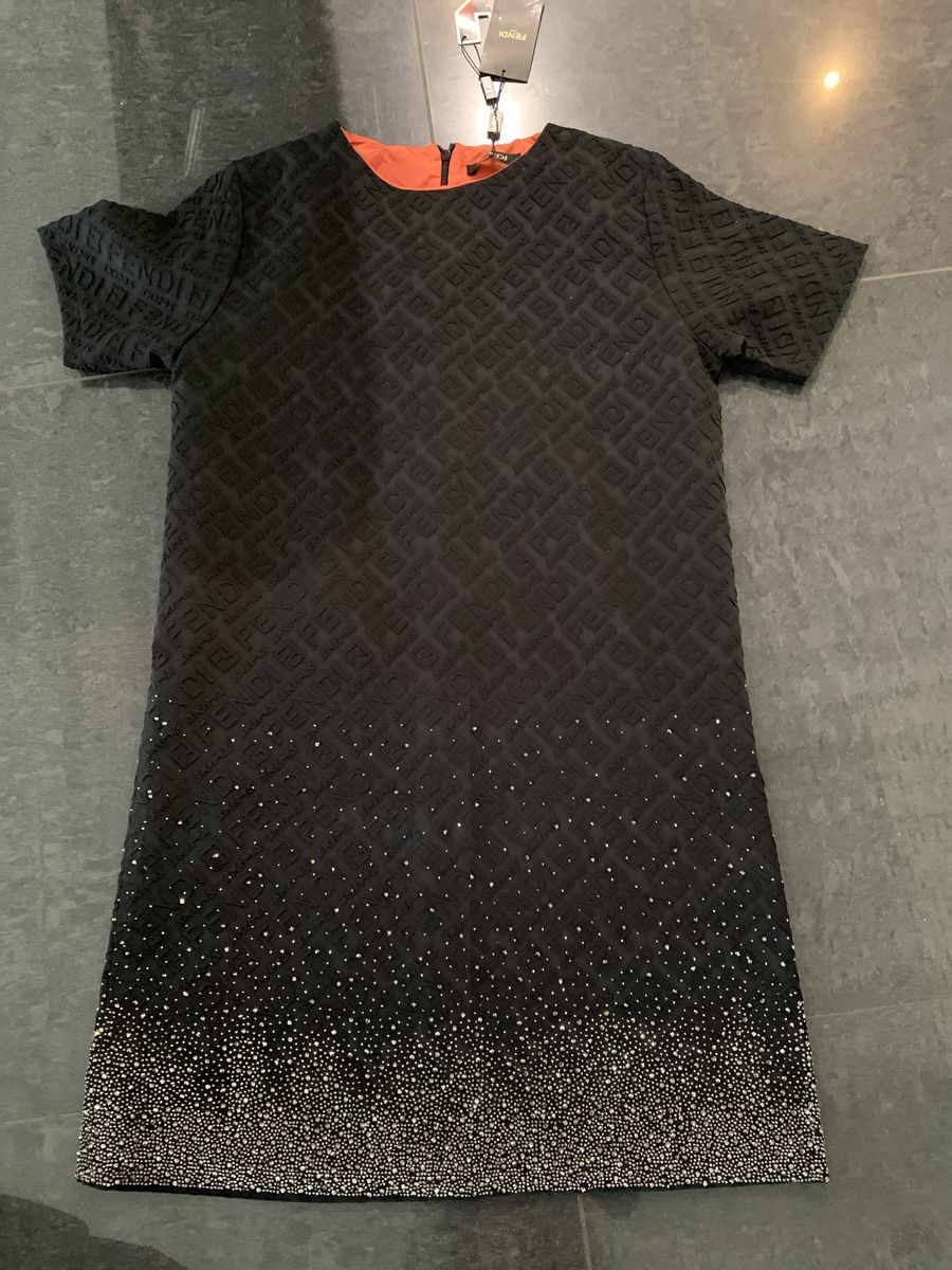 Fendi Vestiti: Fendi skims Kleid – Nuovo (secondo la descrizione) da Bergdietikon venduto da zor_856j 3