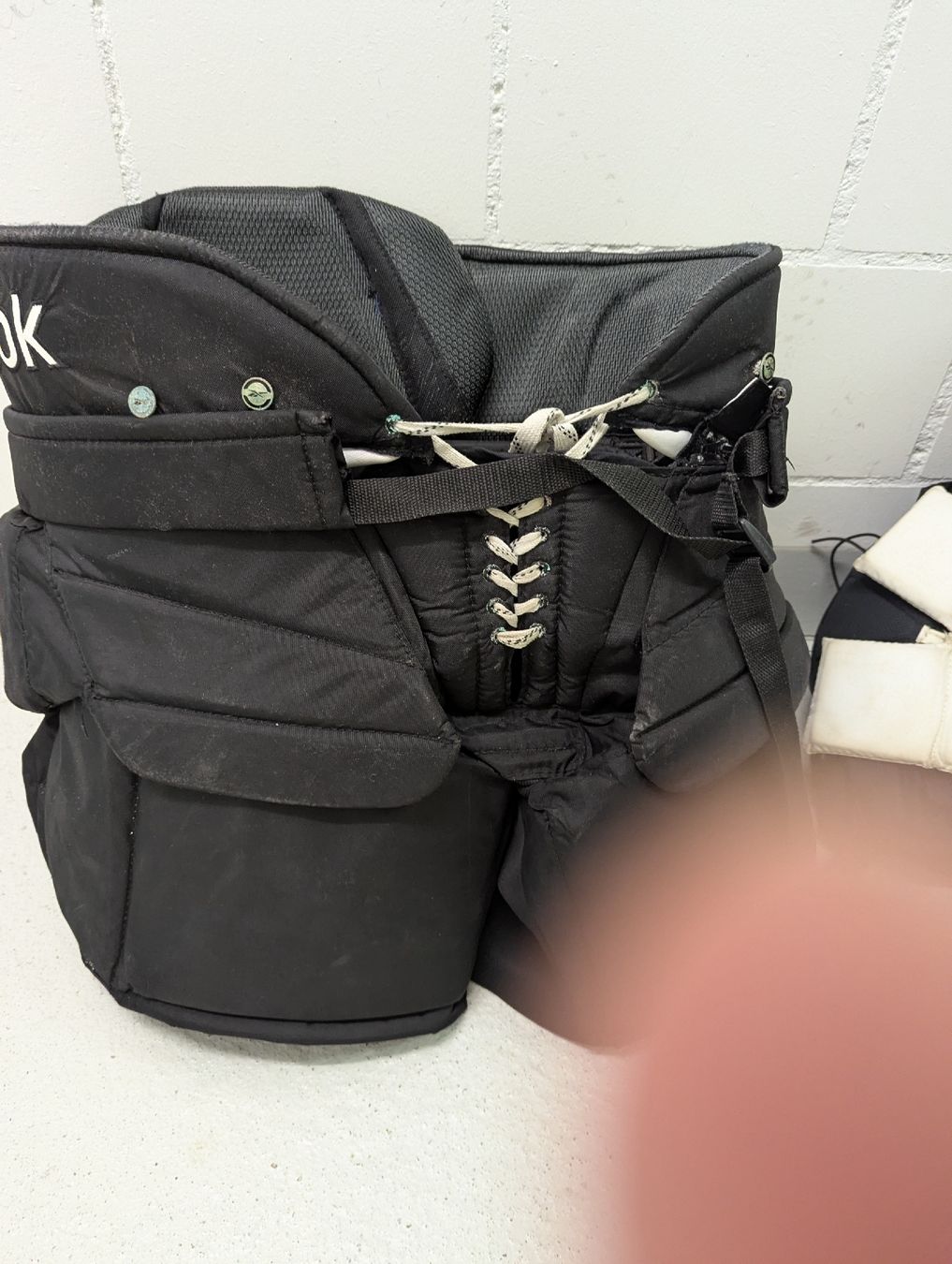 Reebok Protezioni & Imbottiture: Reebok 20K SR Eishockeyhose, Gr. M/M – Usato da Bätterkinden venduto da mar_rxs5