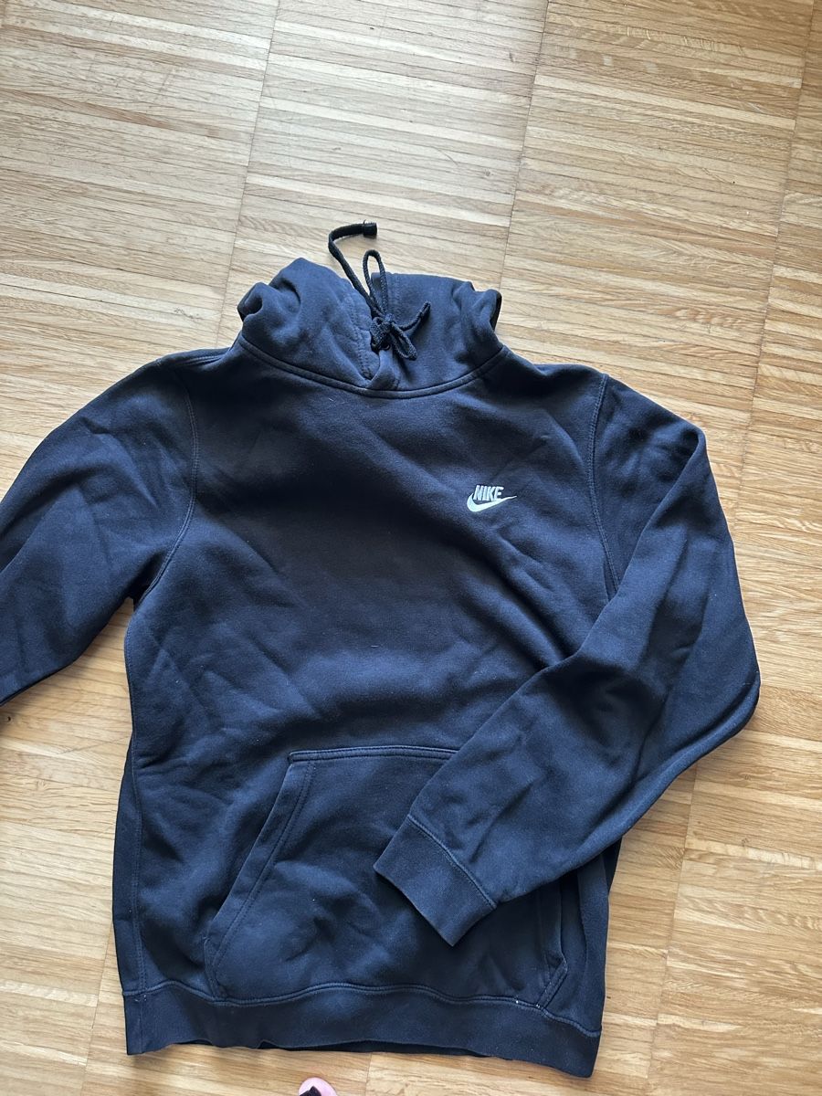 Nike Pulls & Sweat-shirts: NIKE | Pulli – D'occasion à Zürich par lachatelain 1