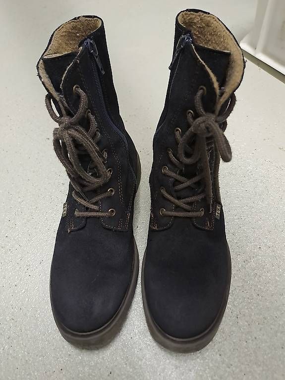 Schuhe für Jungen: Winterschuhe Gr.36 – Gebraucht aus Wangen SZ von Peatsches