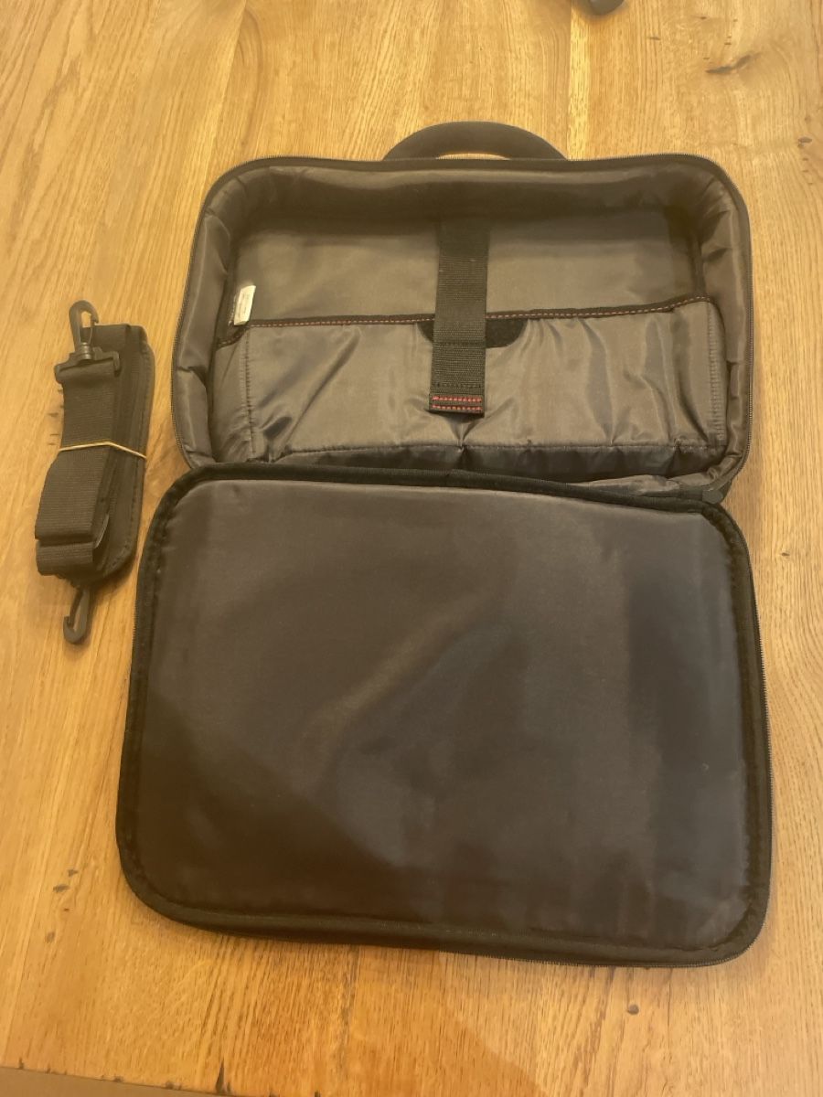 Targus Borse: Laptoptasche von Targus – Nuovo (secondo la descrizione) da Effretikon venduto da burbank 1