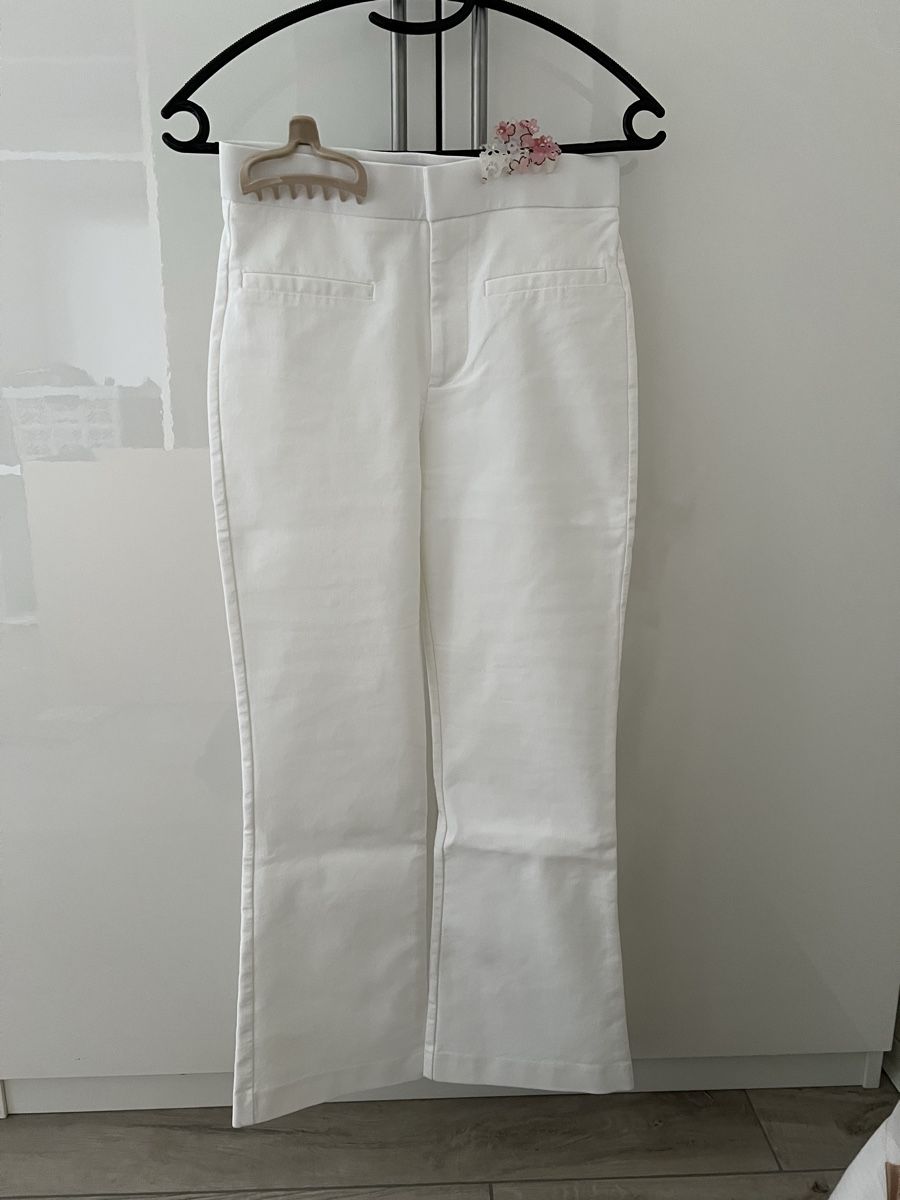 Zara Pantaloni: Weisse Hose von Zara – Usato da Dietikon venduto da Mischi2167