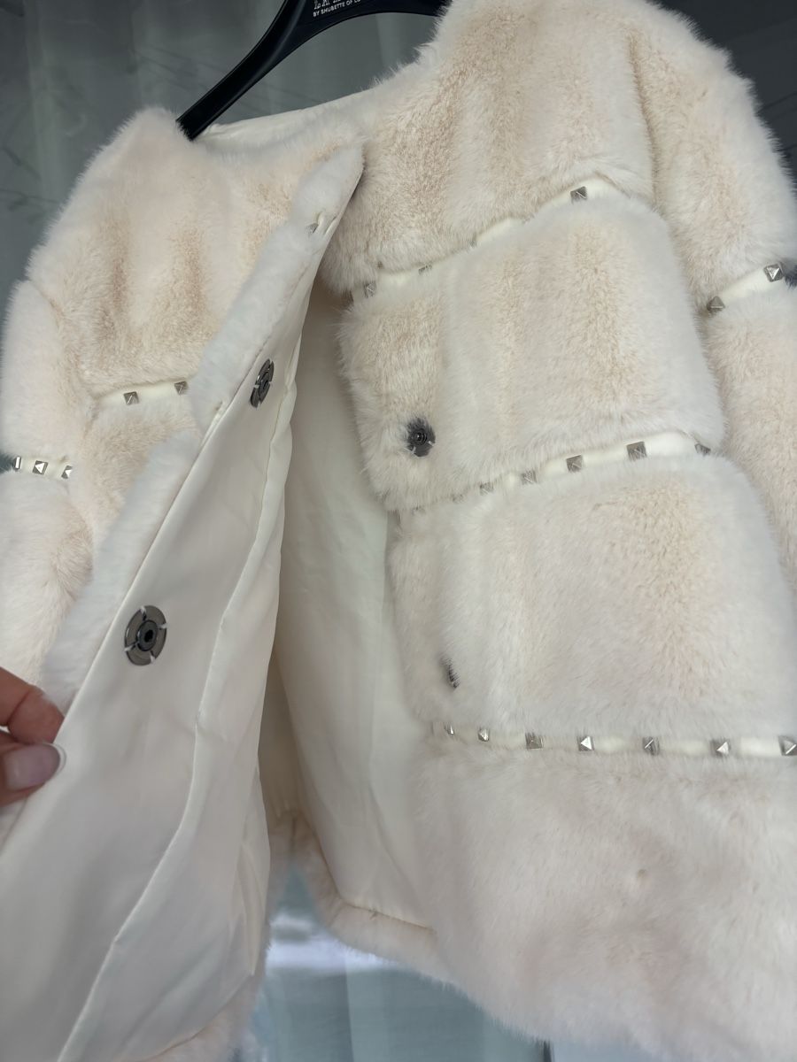 Giacche: Kunspelzjacke gr.L – Usato da Zug venduto da Biki72 4