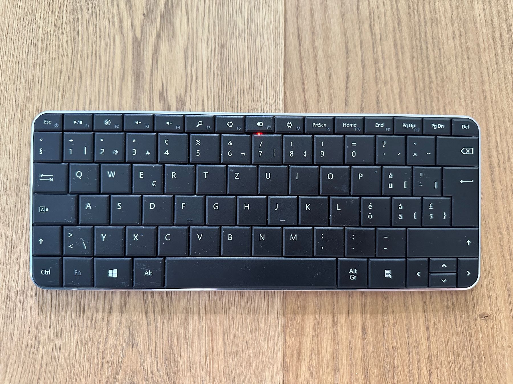 Microsoft Tastiere: Microsoft Wedge Mobile Keyboard – Usato da Baar venduto da renbee