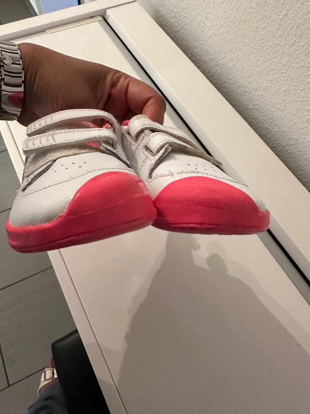 Nike Scarpe per ragazzi: Nike Girl Sneakers 25 – Usato da Zürich venduto da Bybyana 4