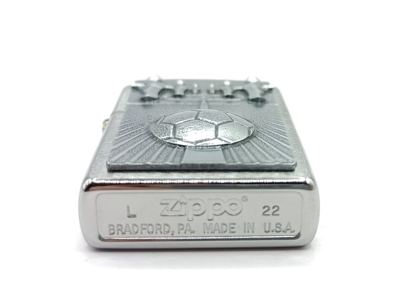 Zippo Feuerzeuge: ZIPPO Kicker Emblem Feuerzeug 2007885 – Neu und originalverpackt aus Ennenda von Benzinflamme 4