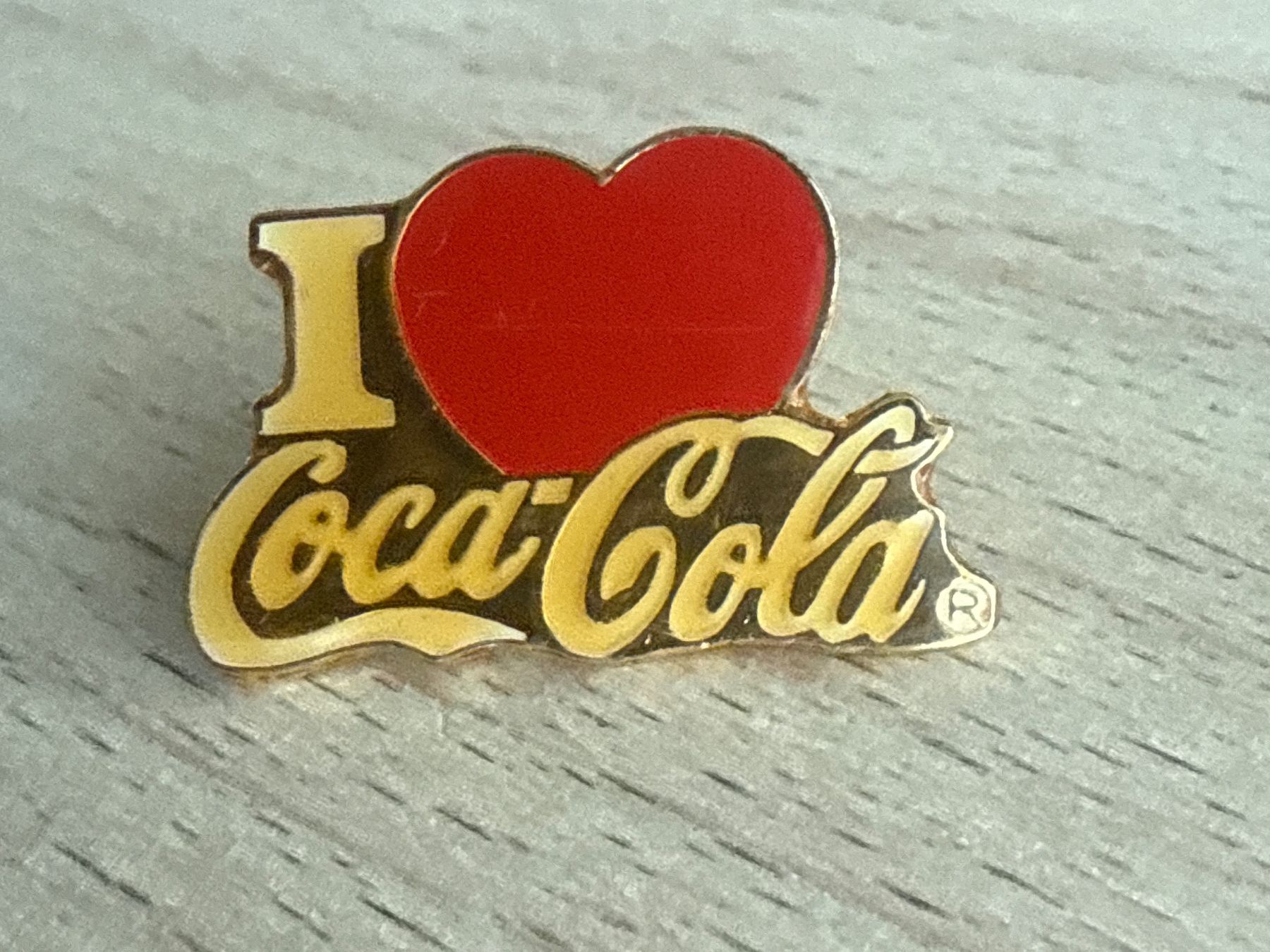 Coca-Cola Placchette & Badge: Pin  I Love Coca-Cola – Usato da Glattbrugg venduto da Schweigmatt