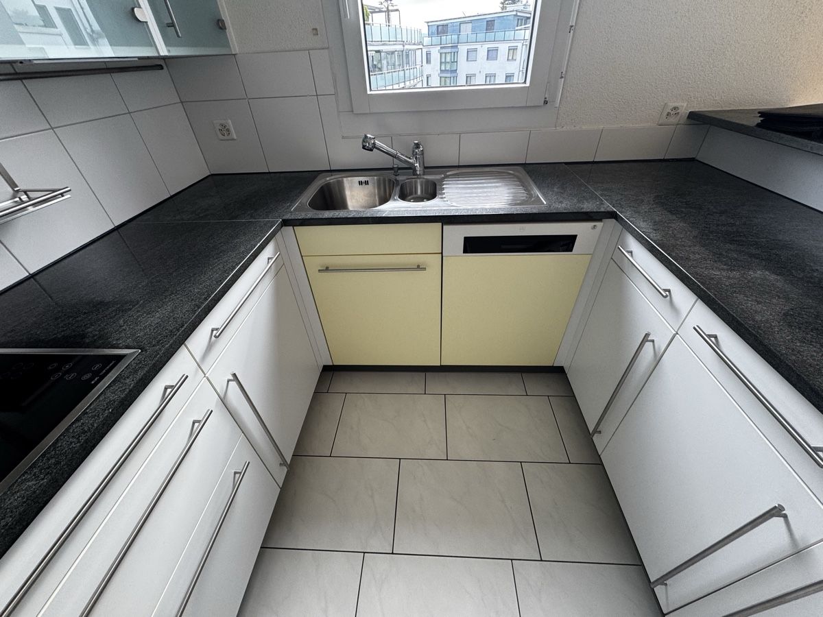 V-Zug Cucine complete: Einbauküche mit Geräte – Usato da Cham venduto da Sreten85 4