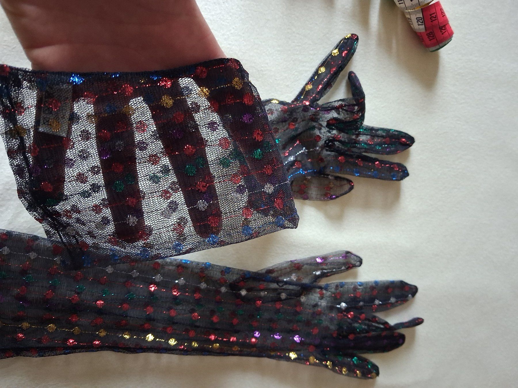 Guanti & manicotti: Elegante Netz-Handschuhe mit Pünktchen-Muster & Glitzer – Nuovo (secondo la descrizione) da Wald ZH venduto da e8e 4