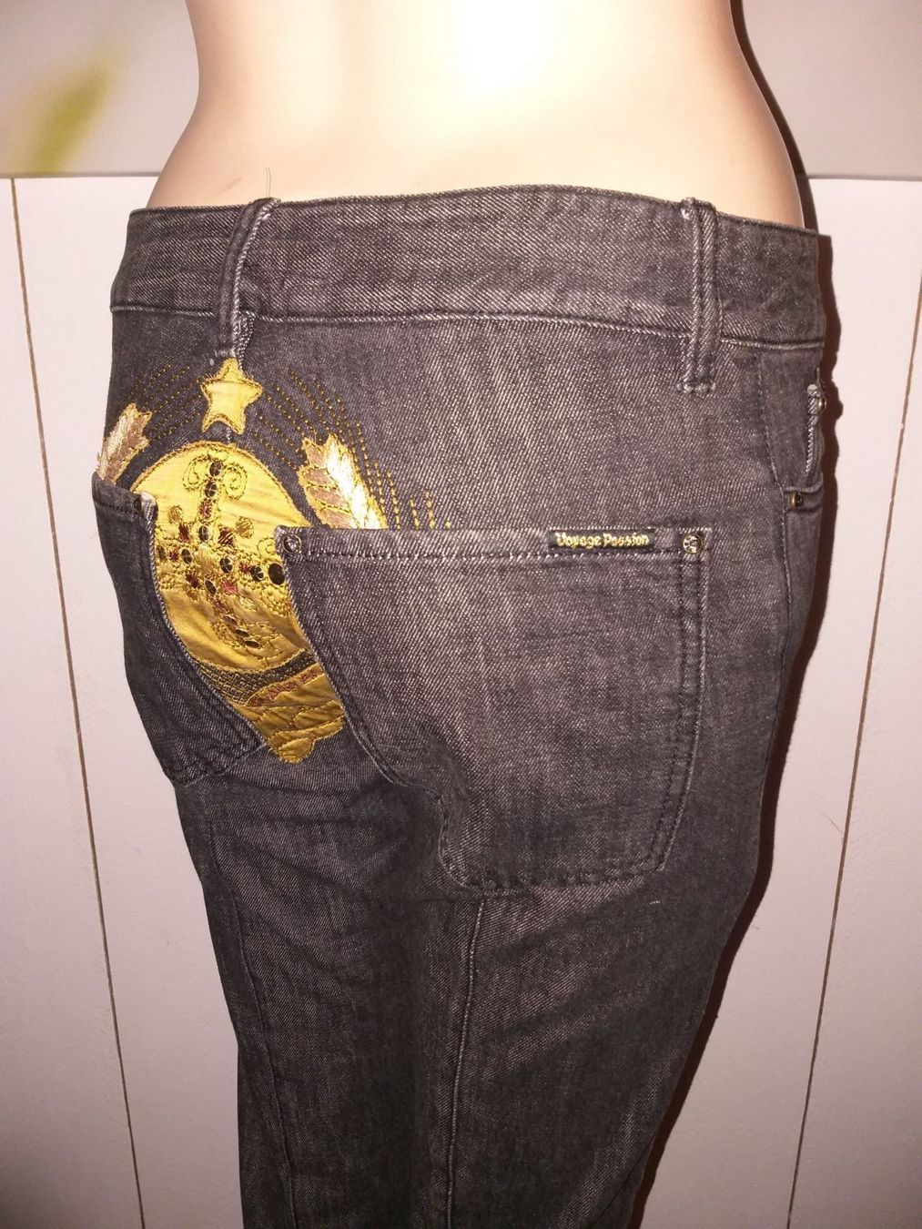 Jeans: Jeans VOYAGE PASSION   Taille/Grosse 34 CH – Usato da Cossonay-ville venduto da Super-Price-Quality