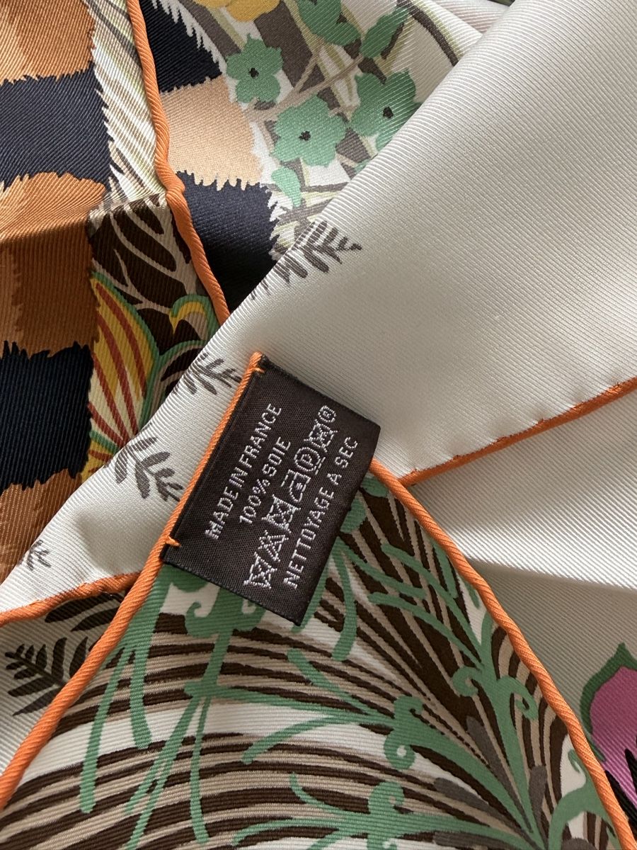 Hermès Foulard & Sciarpe: Hermès Carré 70 silk scarf NEW – Nuovo e nell'imballaggio originale da Zürich venduto da ilo_ckh7 1