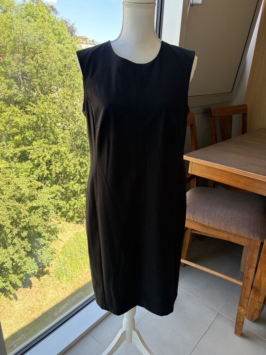 Esprit Kleider: Classic straight black Esprit doress Size 42 – Gebraucht aus Nyon von Deb_D39
