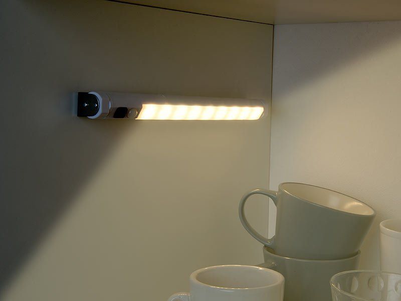 Lampade: SMD-LED-Lichtleiste mit PIR-Bewegungs-Melder – Nuovo e nell'imballaggio originale da Giubiasco venduto da news-shop 4