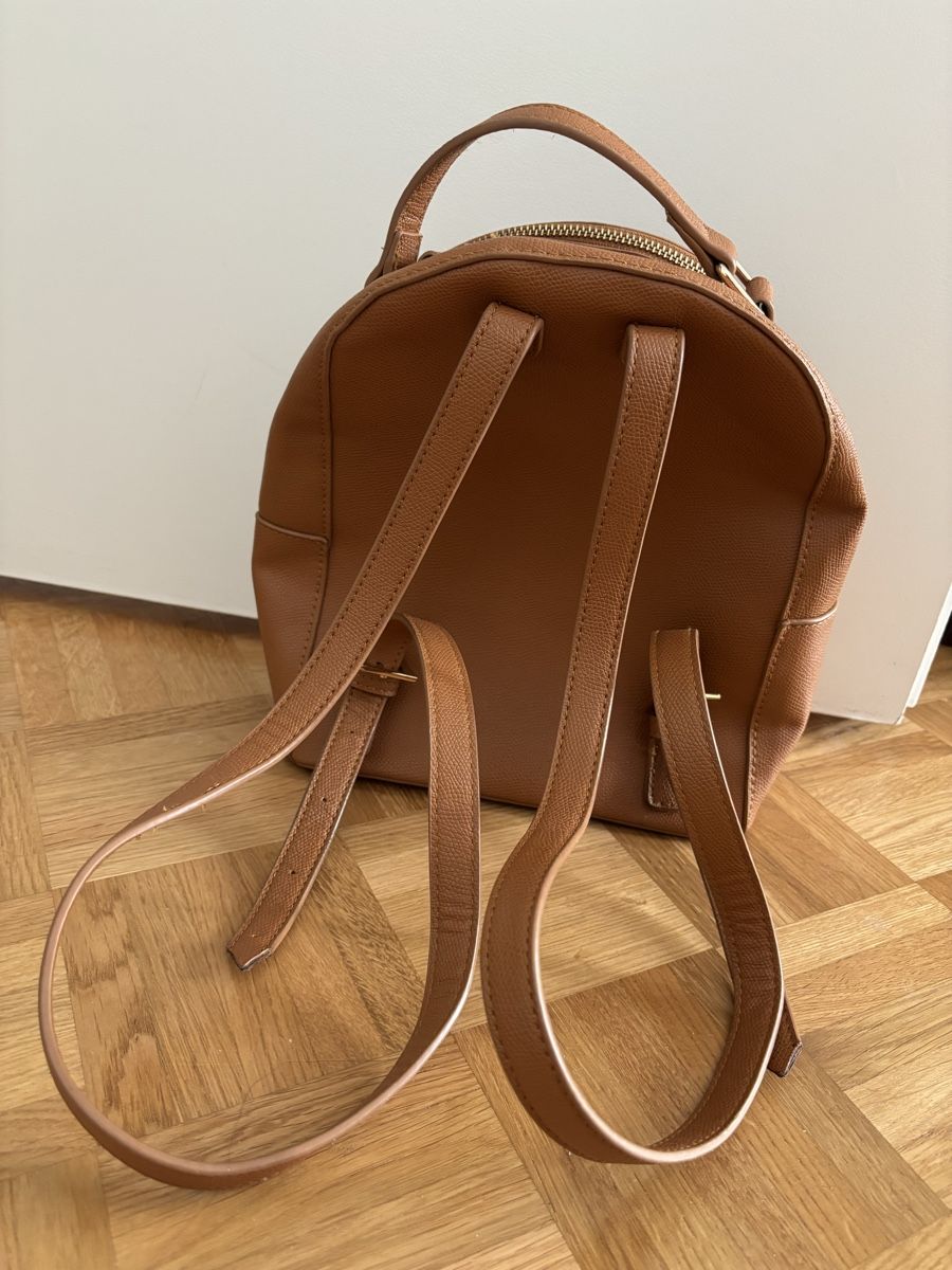 Zaini: Kleiner Rucksack in Cognacbraun – Usato da Luzern venduto da aloevira 2