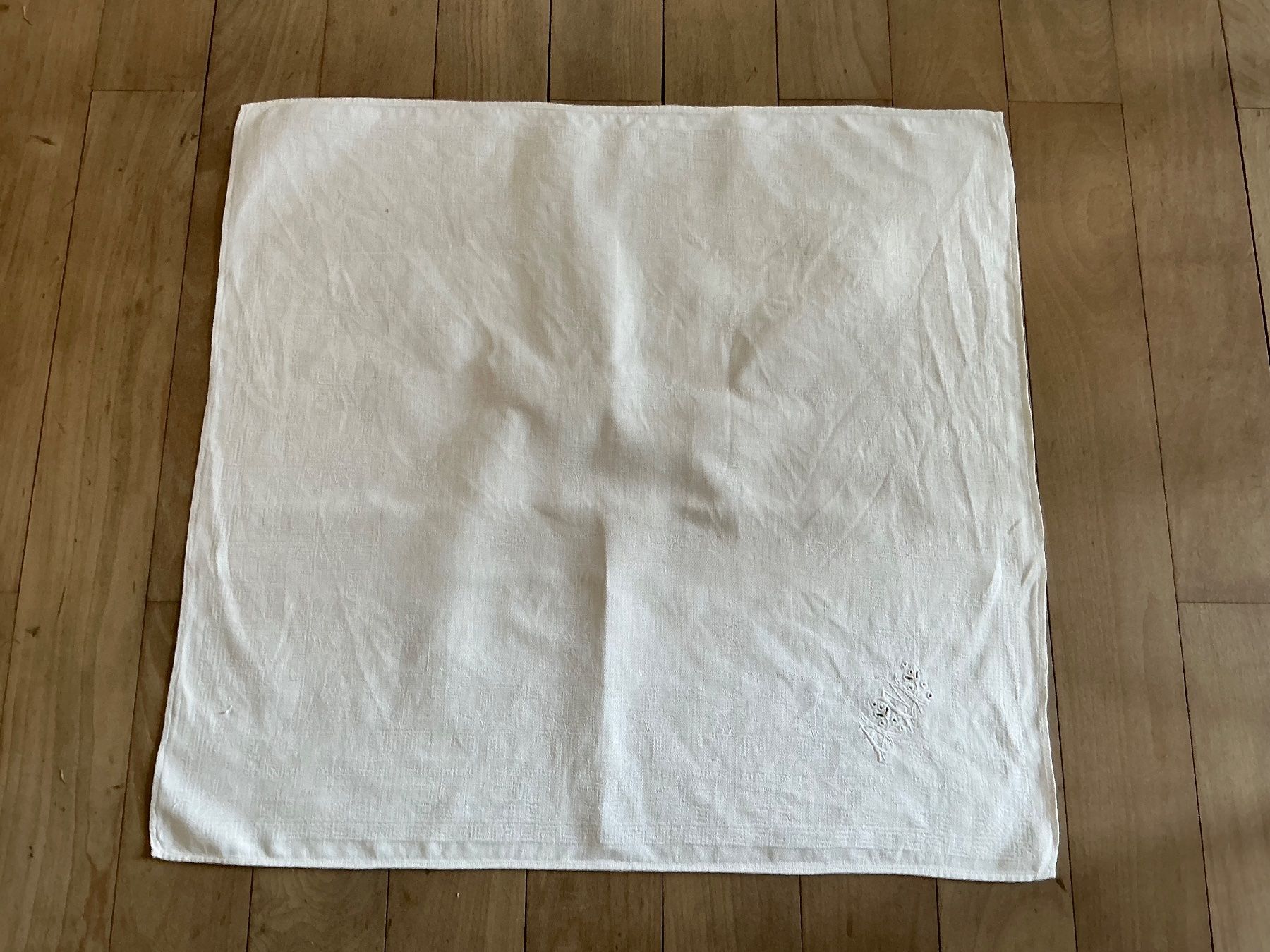 Tovaglioli: 3 antike Stoffservietten weiss mit Monogramm "AM" – Usato da Muttenz venduto da bar_ws7n