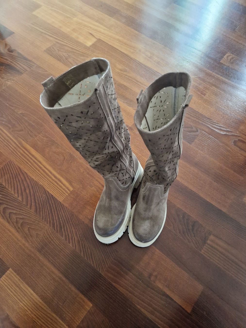 Scarpe da uomo: Perforierte Stiefel taupe Gr. 36 – Nuovo (secondo la descrizione) da Zürich venduto da stefanella 6