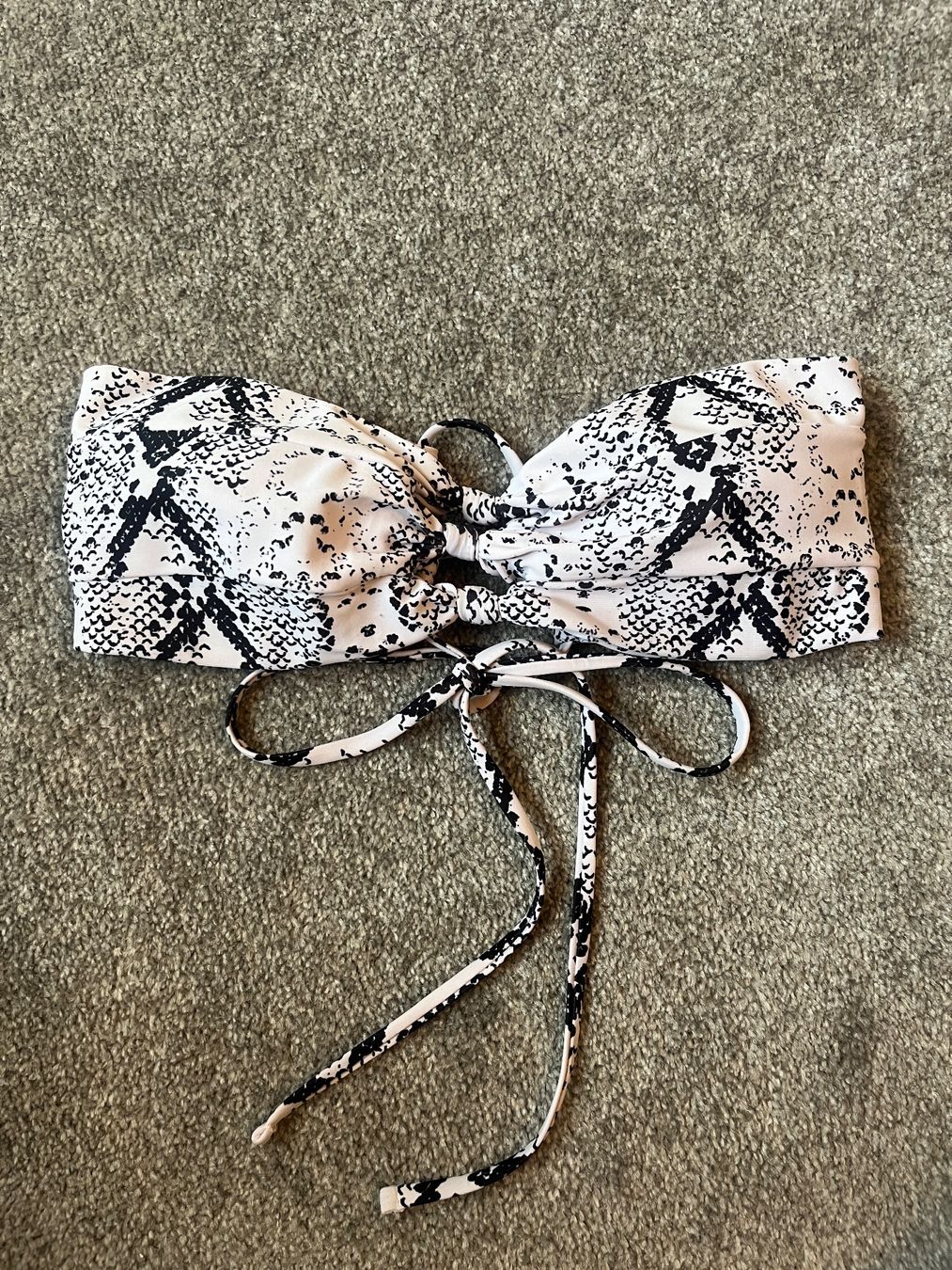 Costumi da bagno & Bikini: Schlangenmuster Bandeau Bikini Top Grösse S – Usato da Kriessern venduto da loolah 1