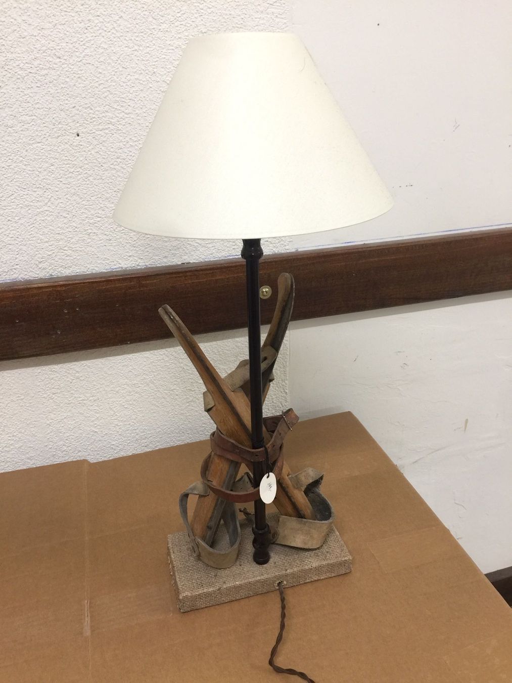 Lampade: VINTAGE TISCHLAMPE – Usato da Dietikon venduto da brocki-eyra