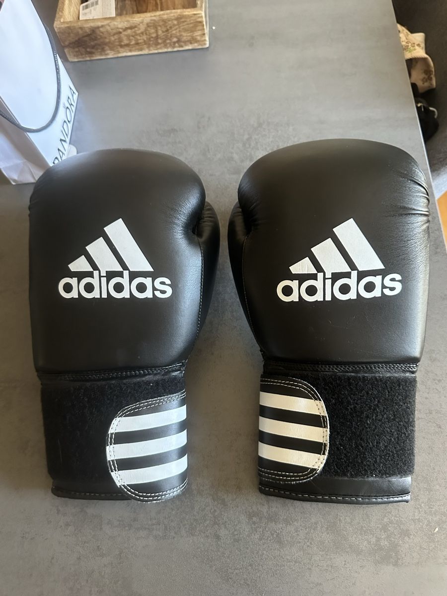 Adidas Handschuhe & Handstulpen: Adidas Boxhandschuhe 12 oz – Neu (gemäss Beschreibung) aus Glarus von Sky039