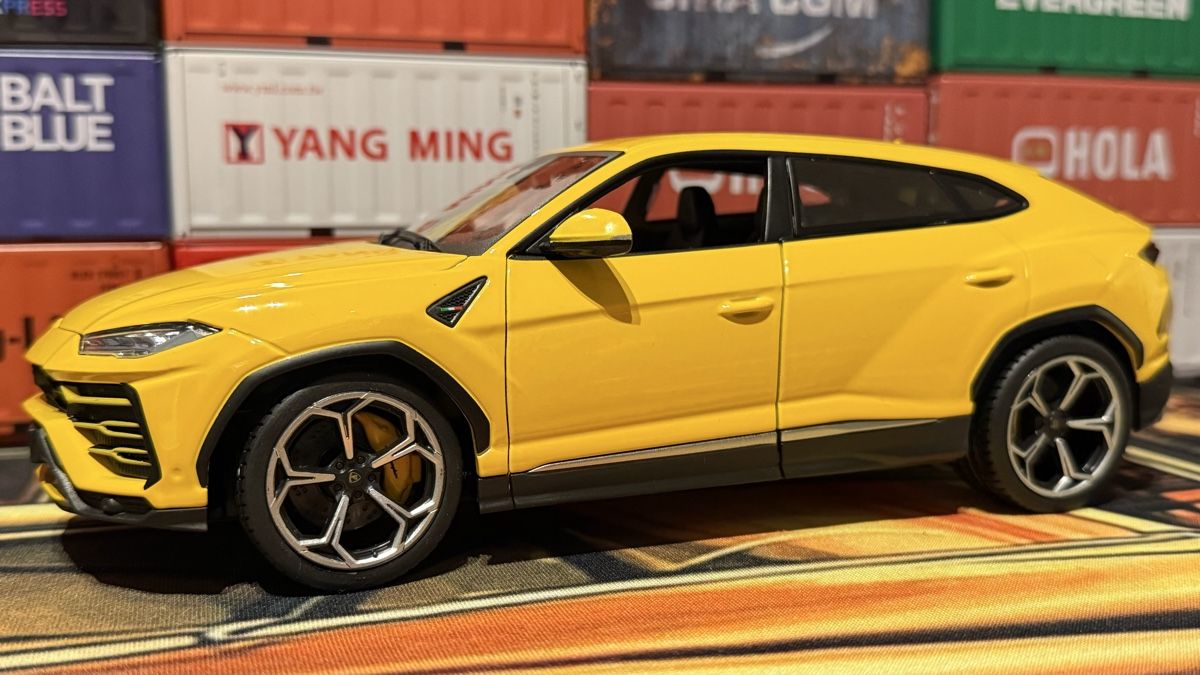 Lamborghini Modellautos: Lamborghini Urus 1:18 – Gebraucht aus Basel von Zomeg 5