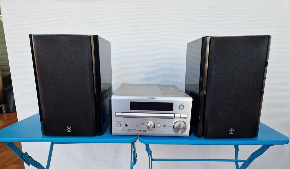 Yamaha RDX-E700 DVD-CD-Receiver mit 2 Boxen & FB | Kaufen auf Ricardo