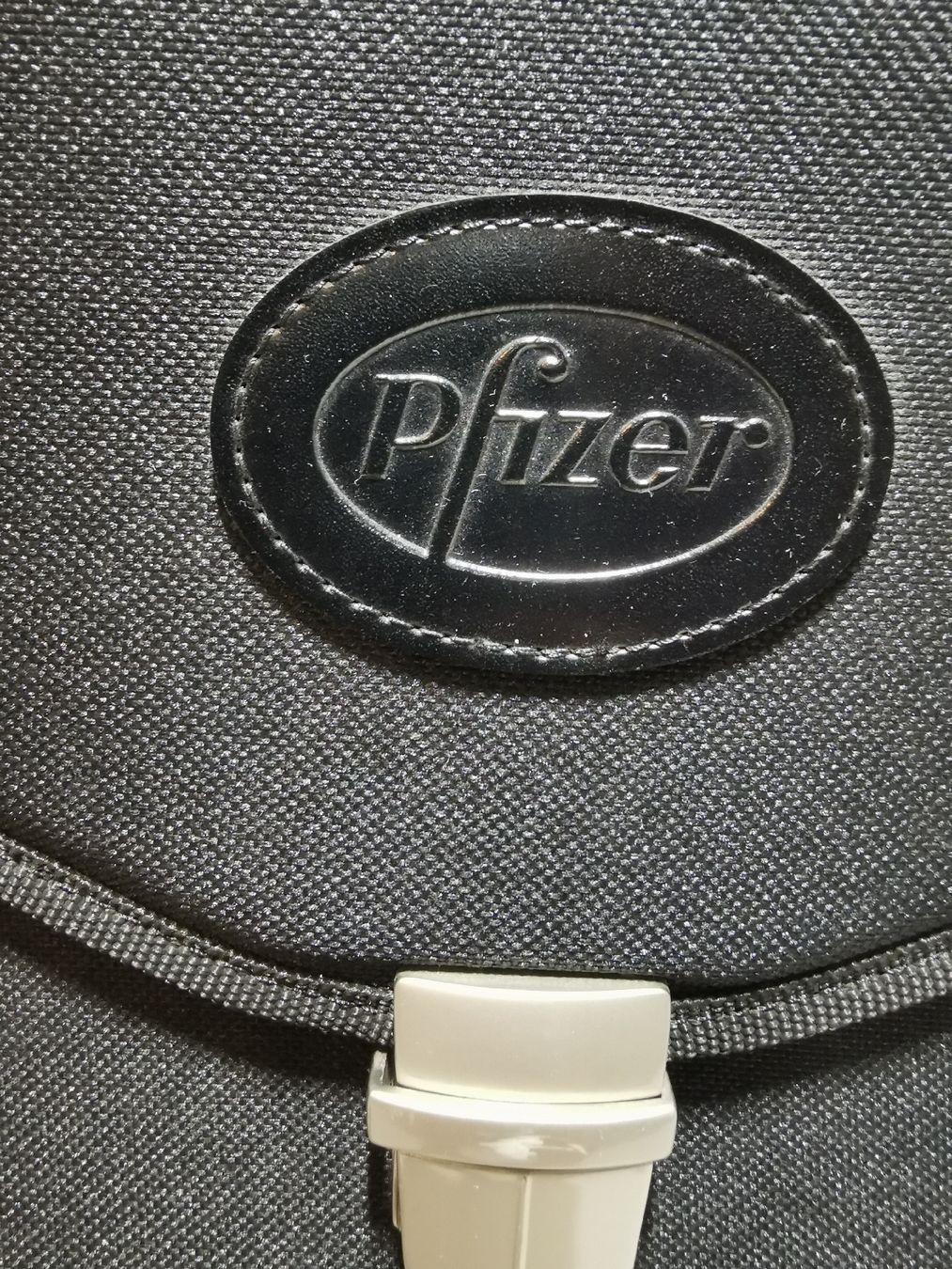 Taschen: Laptoptasche Pfizer – Gebraucht aus Basel von Treasurehunter 4