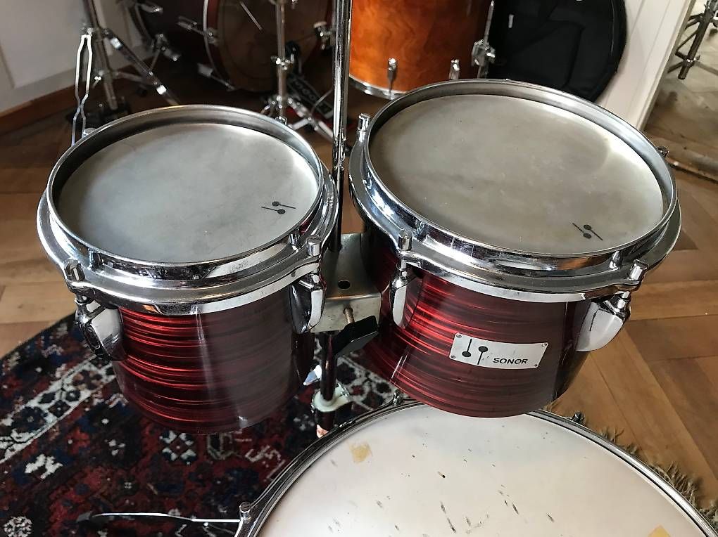 Strumenti musicali: Sonor Teardrop  Original Red Marble mit Bongos – Usato da Weinfelden venduto da phi_7j97 2