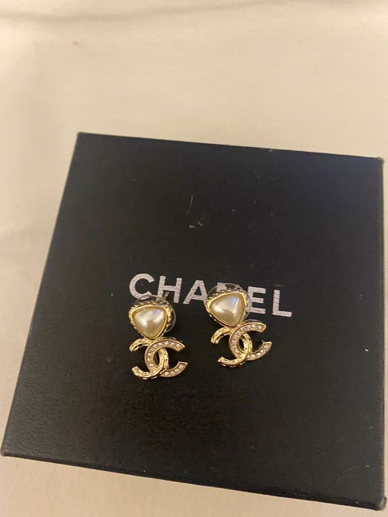 Chanel VIP Earrings Gold triangle | Kaufen auf Ricardo