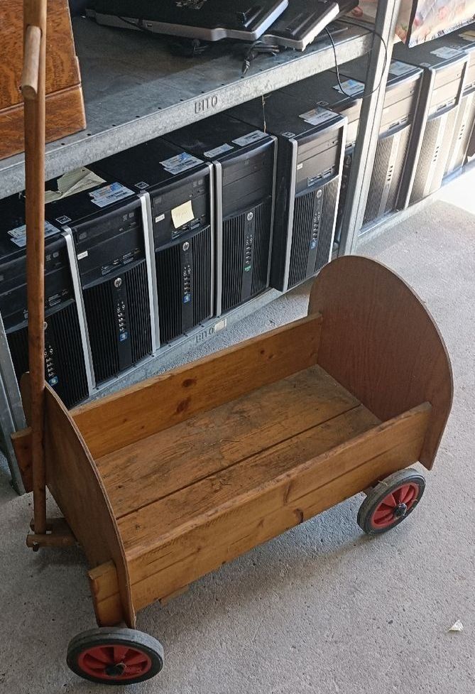 Holzartikel: Retro Holz-Puppenwagen, – Gebraucht aus Romanshorn von Flohmarkt_Romanshorn 1