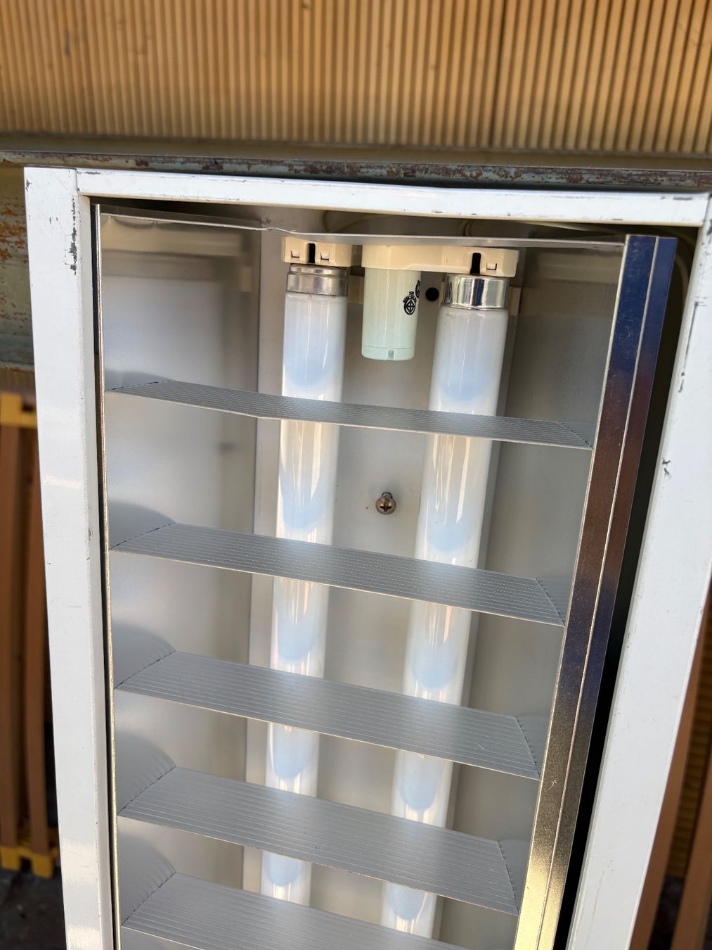 Lampade: Leuchtstofflampe, ideal für Werkstatt oder Garage – Usato da Unterkulm venduto da Kulmer 2