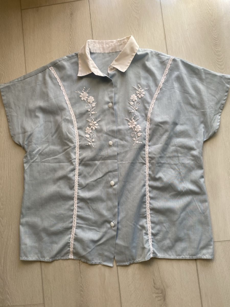 Lotti di vestiti: Kleiderpaket Gr.44(siehe Mass) – Usato da Strengelbach venduto da Bycy 1