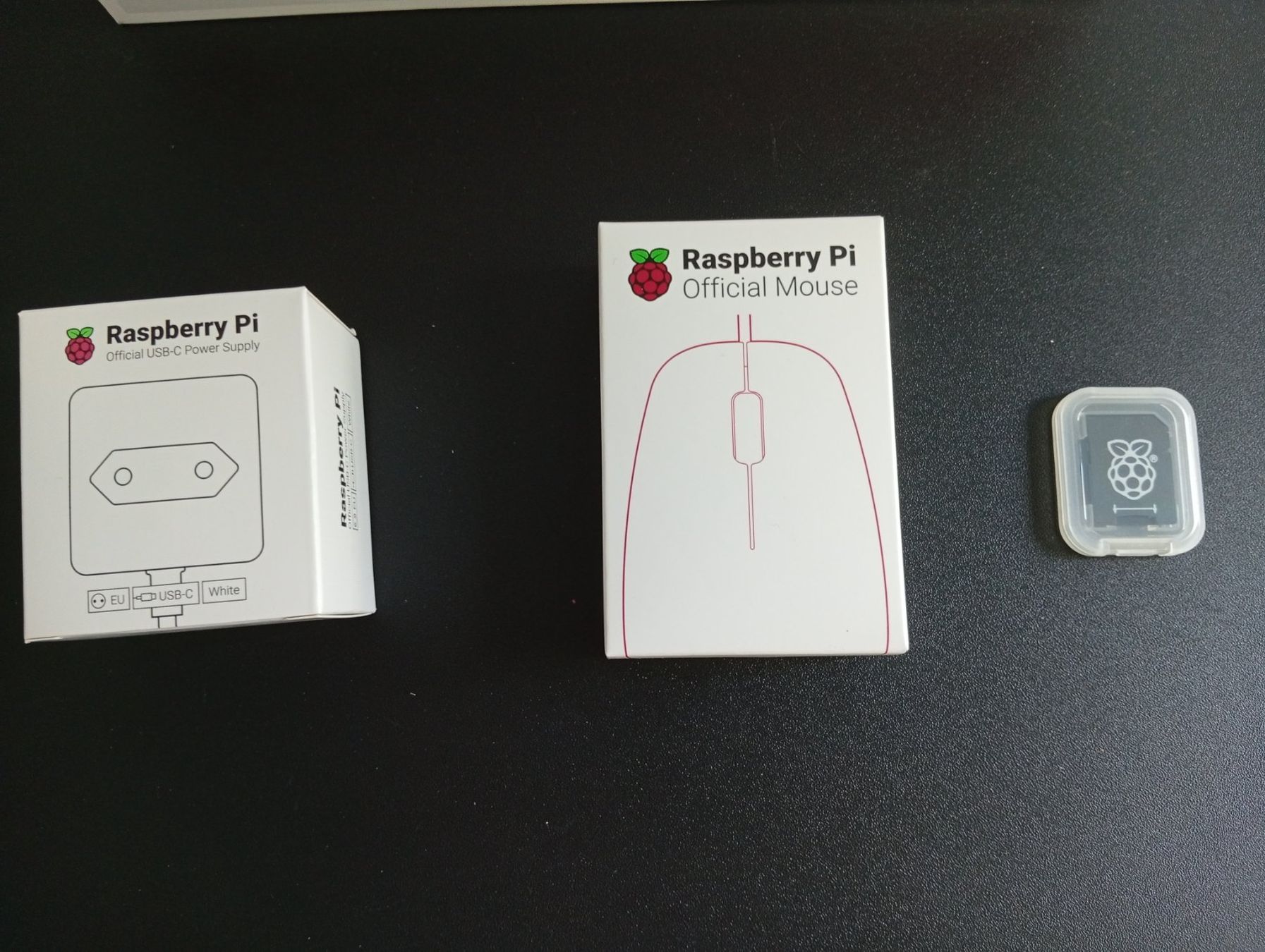 Raspberry Pi PCs: Raspberry Pi 400 Kit - Komplett – Gebraucht aus Zürich von flo_2h5w 4