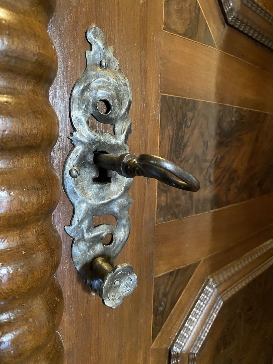 Armadi: Barockschrank – Usato da Luzern venduto da Gustav-33 1