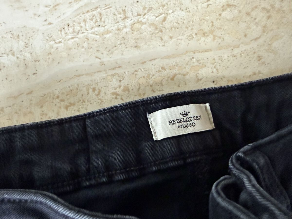 Liu Jo Jeans: 2 Jeans Rebel Queen by Liu Jo – Gebraucht aus Kreuzlingen von nik_d2fj 4
