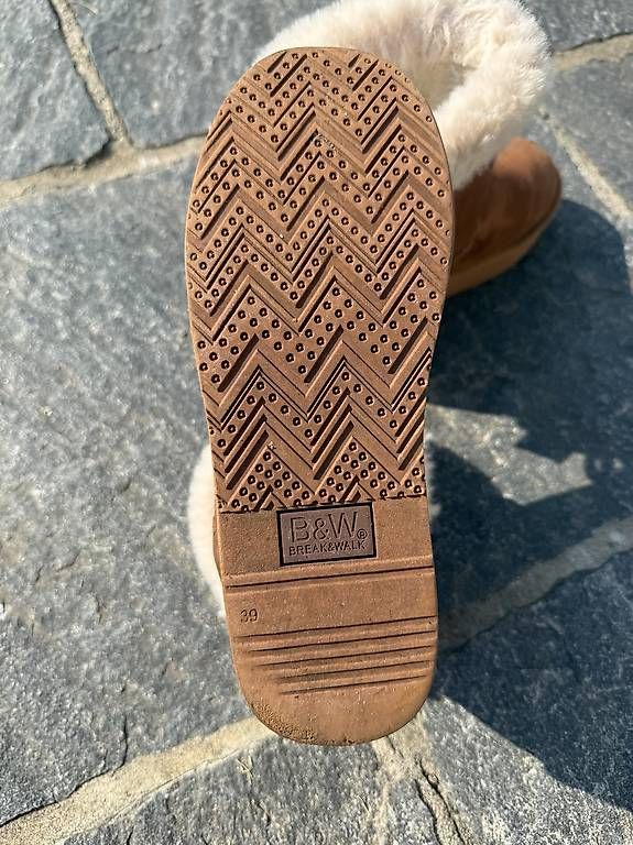 Chaussures filles: Stivaletti invernali  – D'occasion à Solduno par nad_x8wd 2
