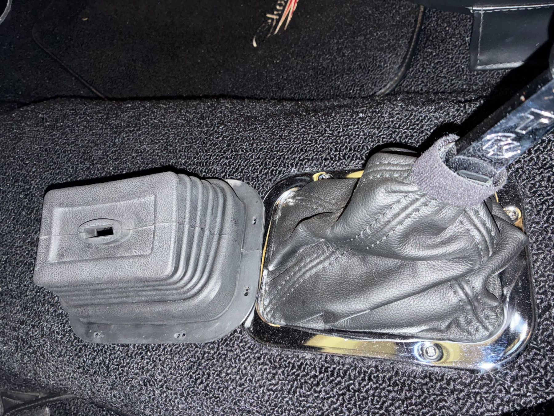 Dodge Tutti pezzi di ricambio auto: Neu Schaltbalg Gummibalg Schalthebel Oldtimer(MOPAR/Tremec) – Nuovo (secondo la descrizione) da Gipf-Oberfrick venduto da Dodge520 5