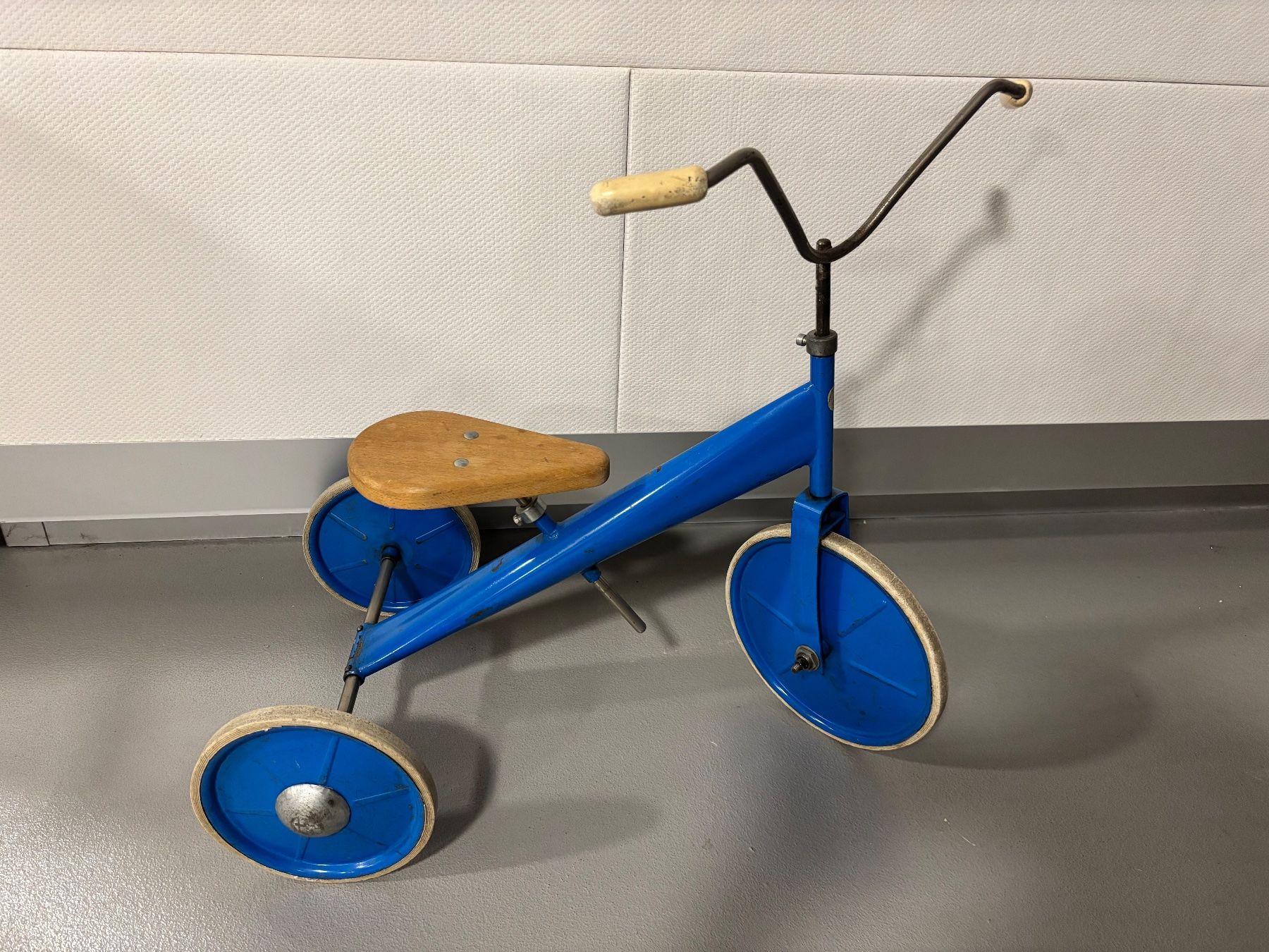 Veicoli per bambini: altes KEMP Dreirad – Usato da Neunkirch venduto da autoscooter57 2