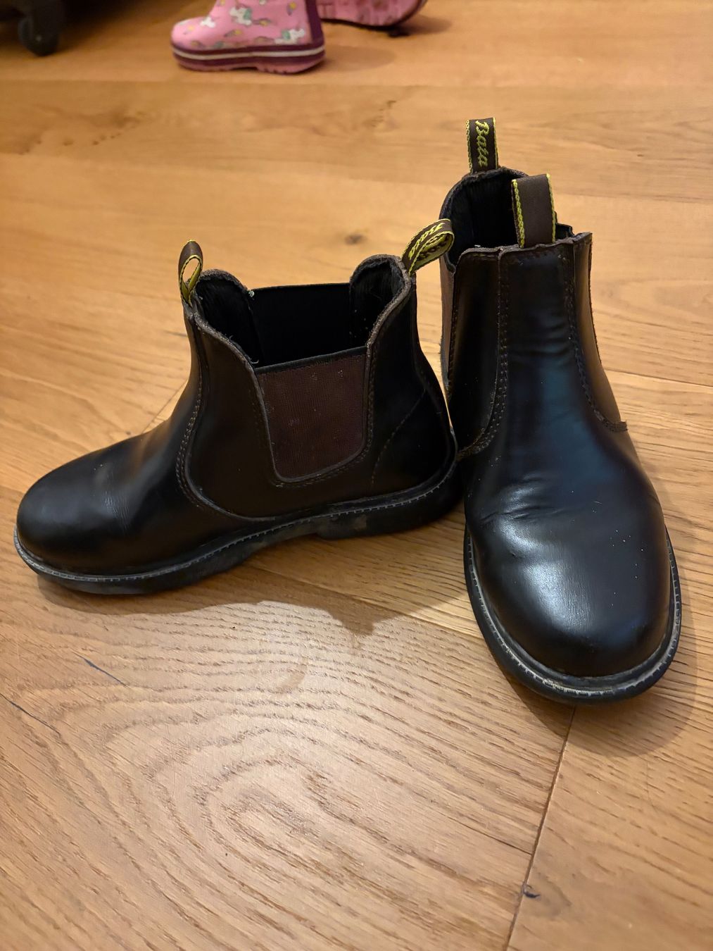 Schuhe für Jungen: Leder Stiefel Grösse 33 – Gebraucht aus Kleinlützel von Tamaralinders 1