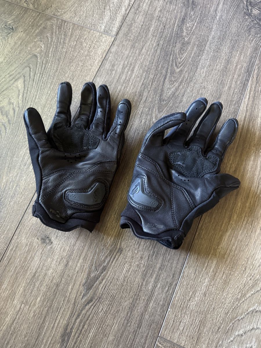 Guanti & manicotti: Motorradhandschuhe schwarz Leder Textil – Usato da Amden venduto da shi_tkdo 1