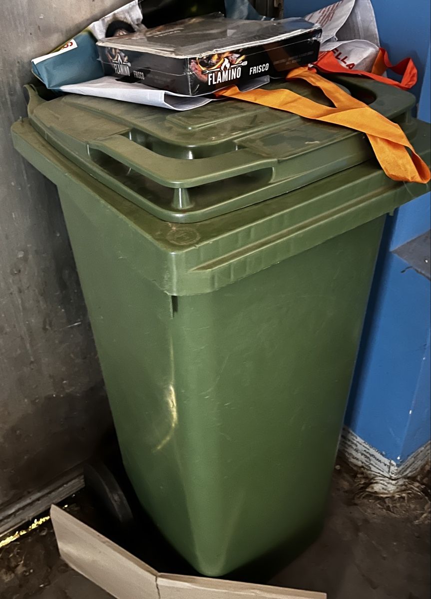 Sonstiges für Büro & Gewerbe: Kunststoffcontainer  – Gebraucht aus Breitenbach von aya_w5x7 1