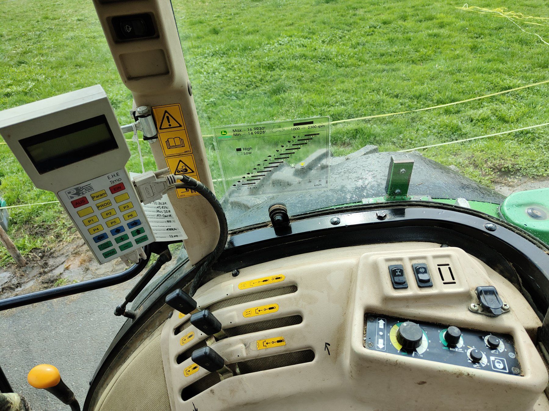 John Deere Trattori: John Deere 5515 – Usato da Gstaad venduto da muhof 4