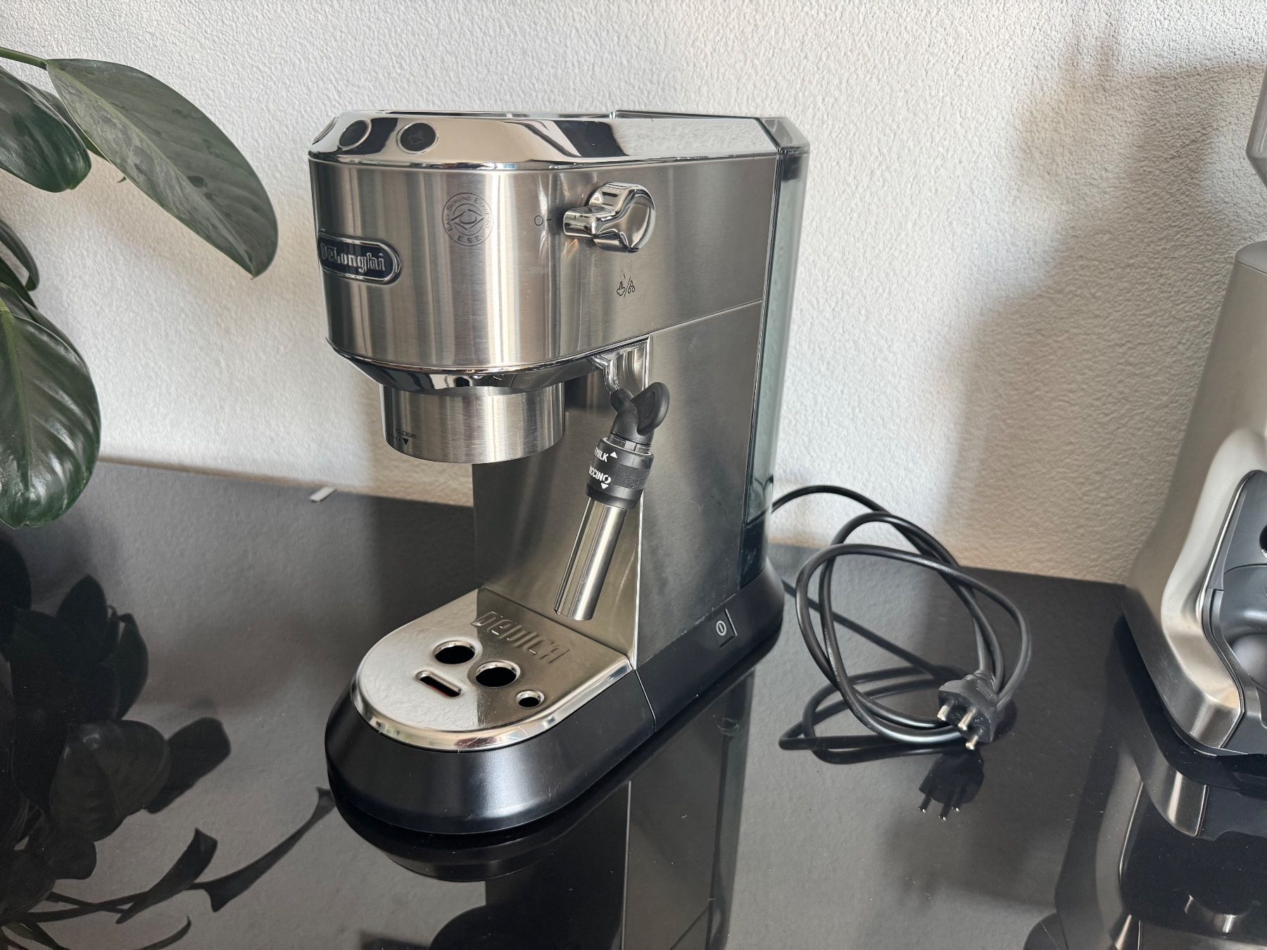 De'Longhi Macchine per caffè & Macchine per espresso: DeLonghi Dedica inkl. Zubehör – Usato da Löhningen venduto da santafe06