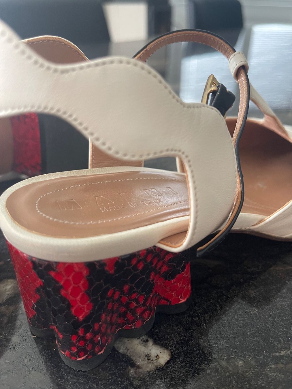 Chaussures femmes: Designer Schuhe, Gr. 36 – D'occasion à Dättwil AG par nika8810