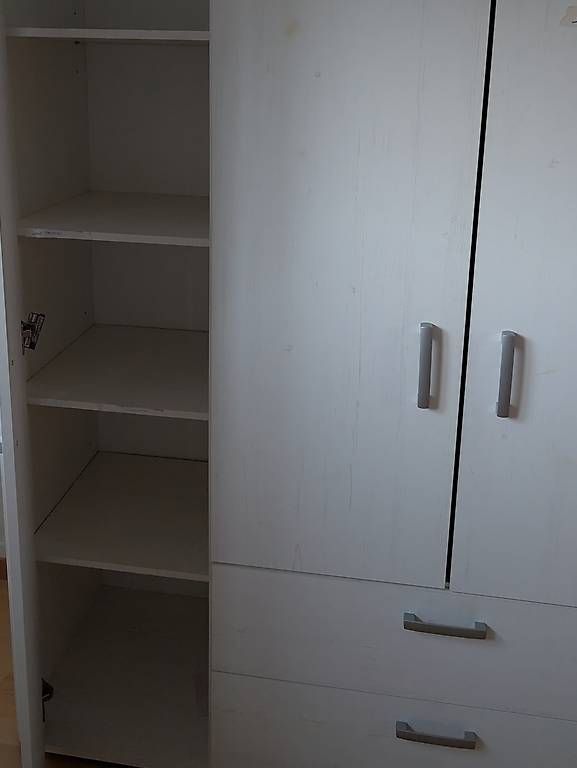 Armadi: Kinderzimmerschrank weiss – Usato da Wattwil venduto da Lilo111 1