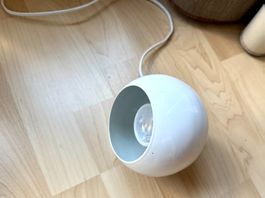 Runde kleine Lampe (Hallogenbirne von WIZ)