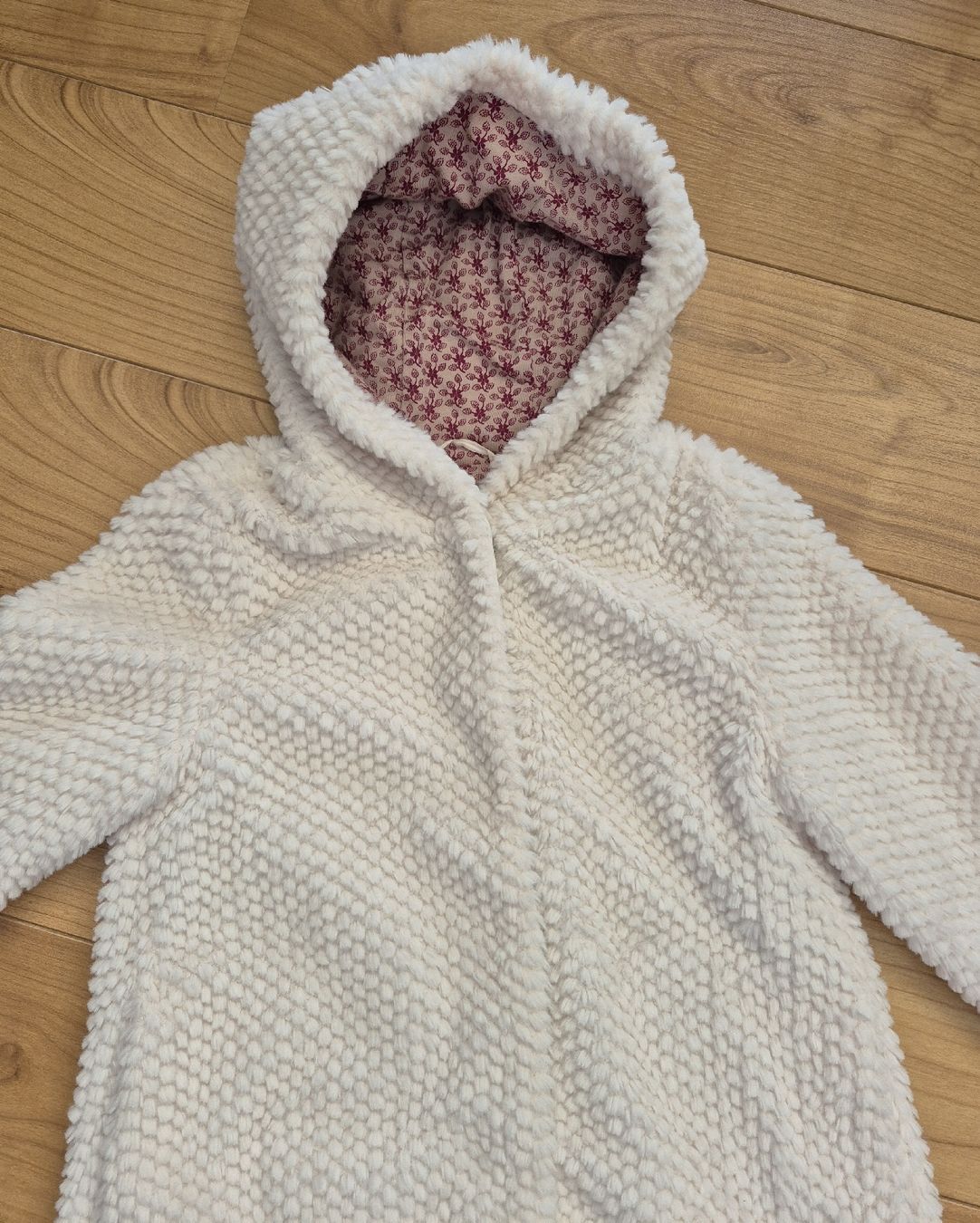 Benetton Maglioni & Felpe: Teddyfellpulli-Jacke ecru Benetton 140 Mädchen – Usato da Silvaplana venduto da suwiss22 2