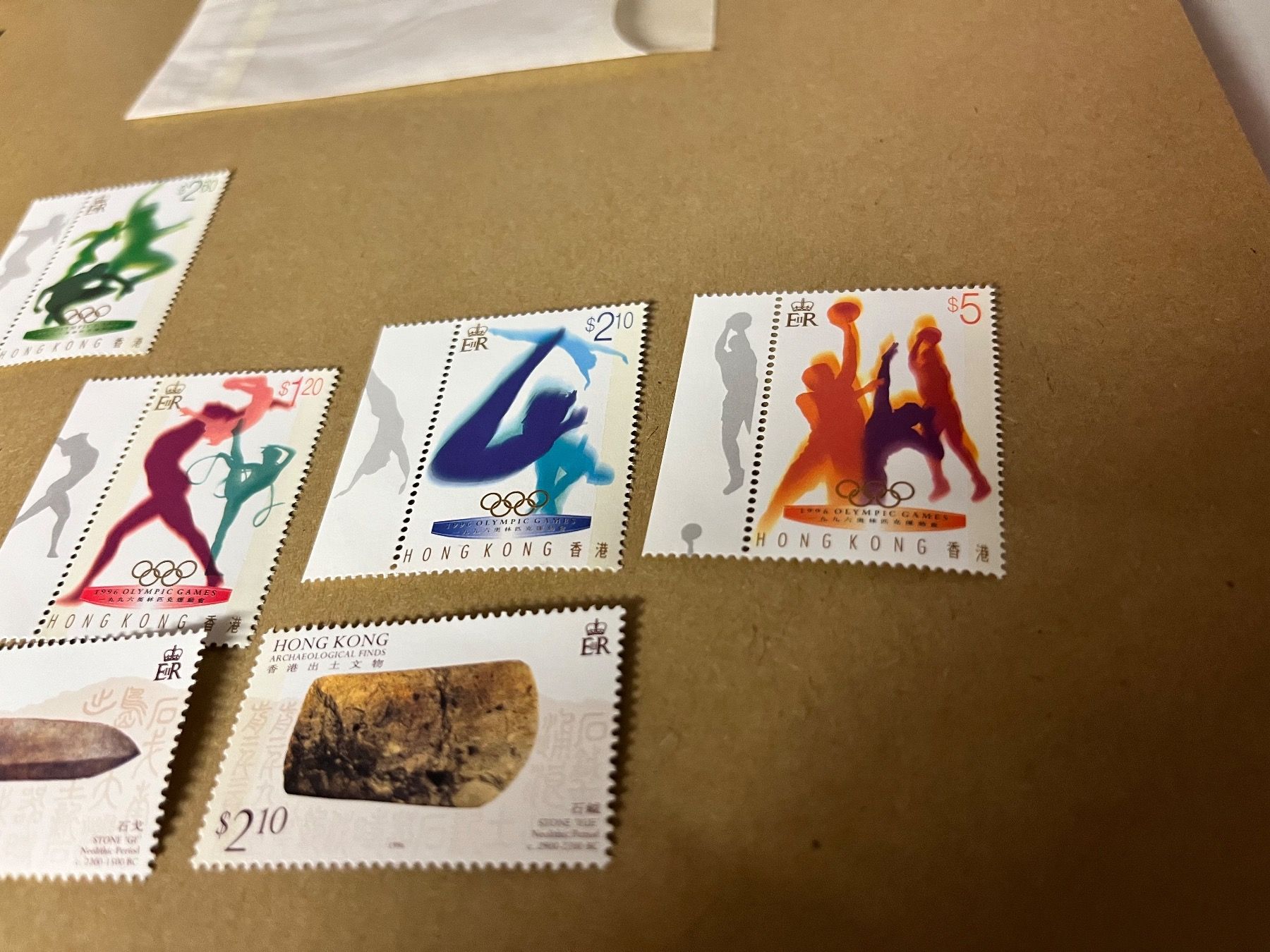 Tutti i francobolli: 8 tolle Briefmarken Hongkong – Nuovo e nell'imballaggio originale da Zürich venduto da engebrunau 1