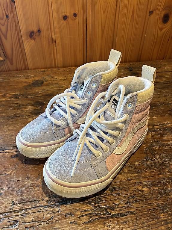 Scarpe per ragazzi: Basket chaussures Vans enfant 28 – Usato da Les Collons venduto da gehaisse 1