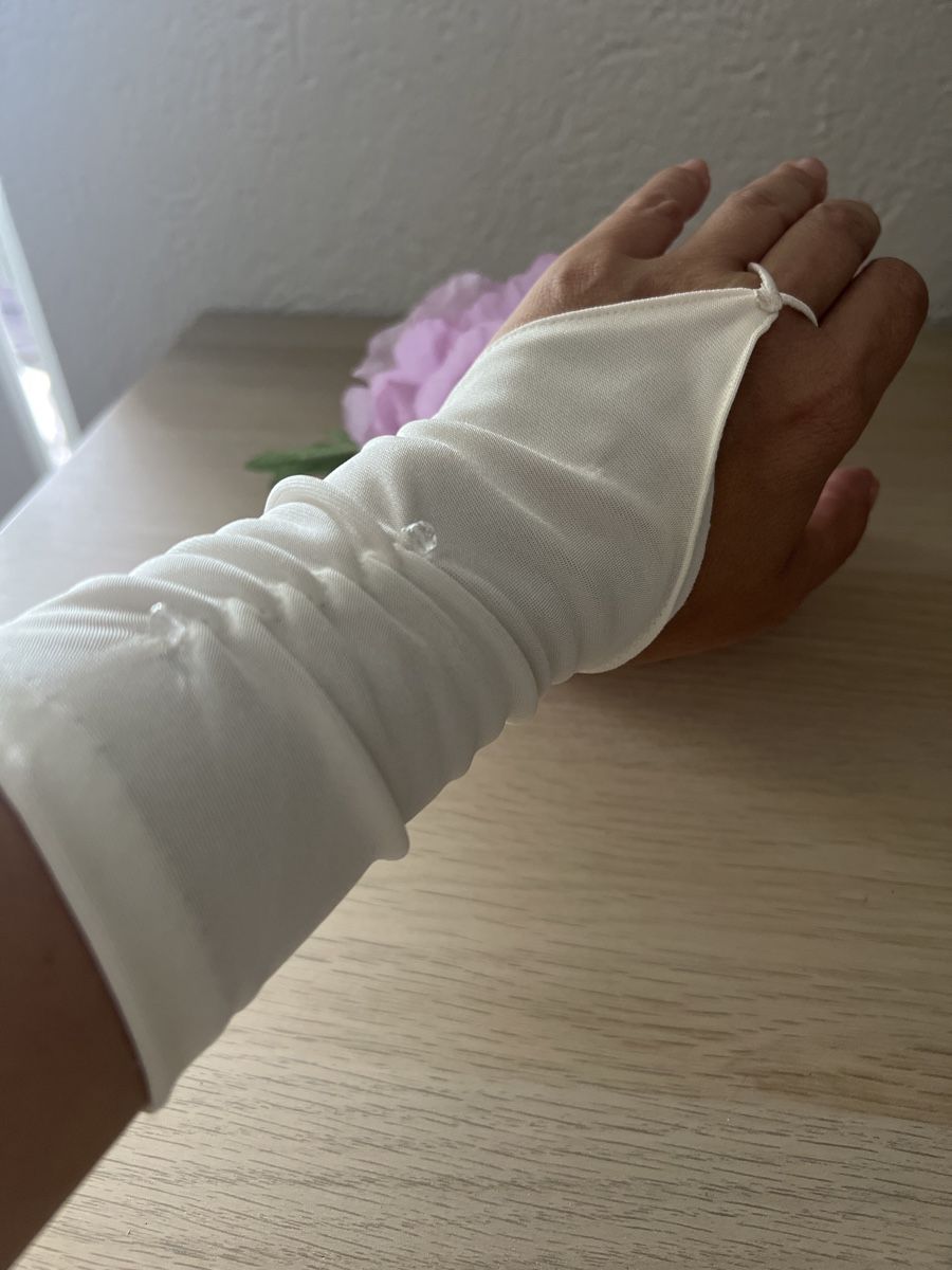 Guanti & manicotti: Elegante Braut-Handschuhe mit Perlen  – Usato da Seon venduto da Sunny-Schmuck78 2