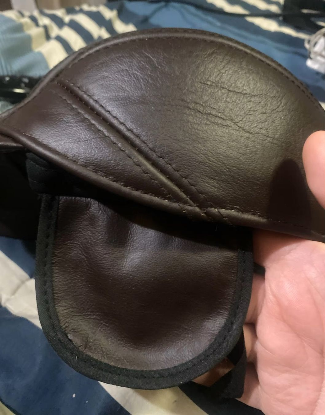 Copricapi, berretti & cappellini: Retro Lederkappe - Casquette rétro en cuir – Nuovo e nell'imballaggio originale da Lausanne venduto da FASHION-WORLD-SHOP 3